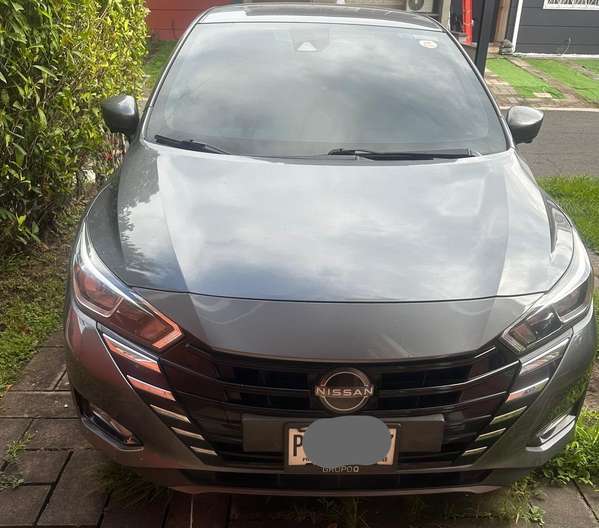 Nissan versa de agencia 