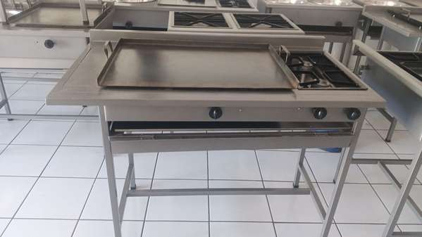 Cocina 1.15 m industrial para pupusas 