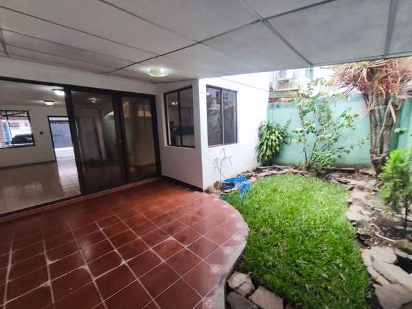 SANTA ELENA CASA ALQUILER $1,200 PRIVADO 