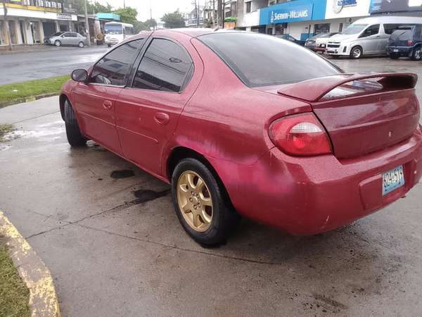 VENDO BONITO DODGE NEON 2005 TRANSMISIÓN AUTOMÁTICA  EN ILOPANGO  $1,900 NEGOCIABLE  MAS INFO AL   WHATSAPP ATSA