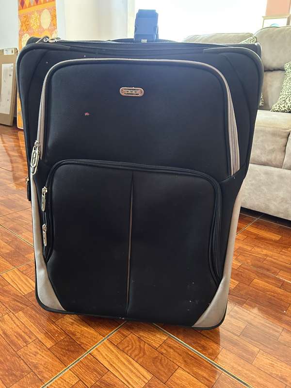 Vendo maleta de viaje para bodega Ralph Lauren Polo Sport 50-60lb