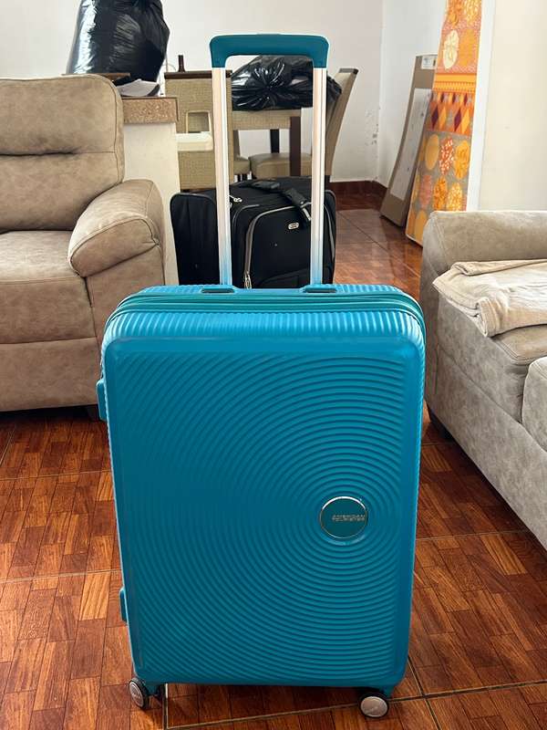 Vendo maleta de viaje para bodega marca American Tourister 50-60lb