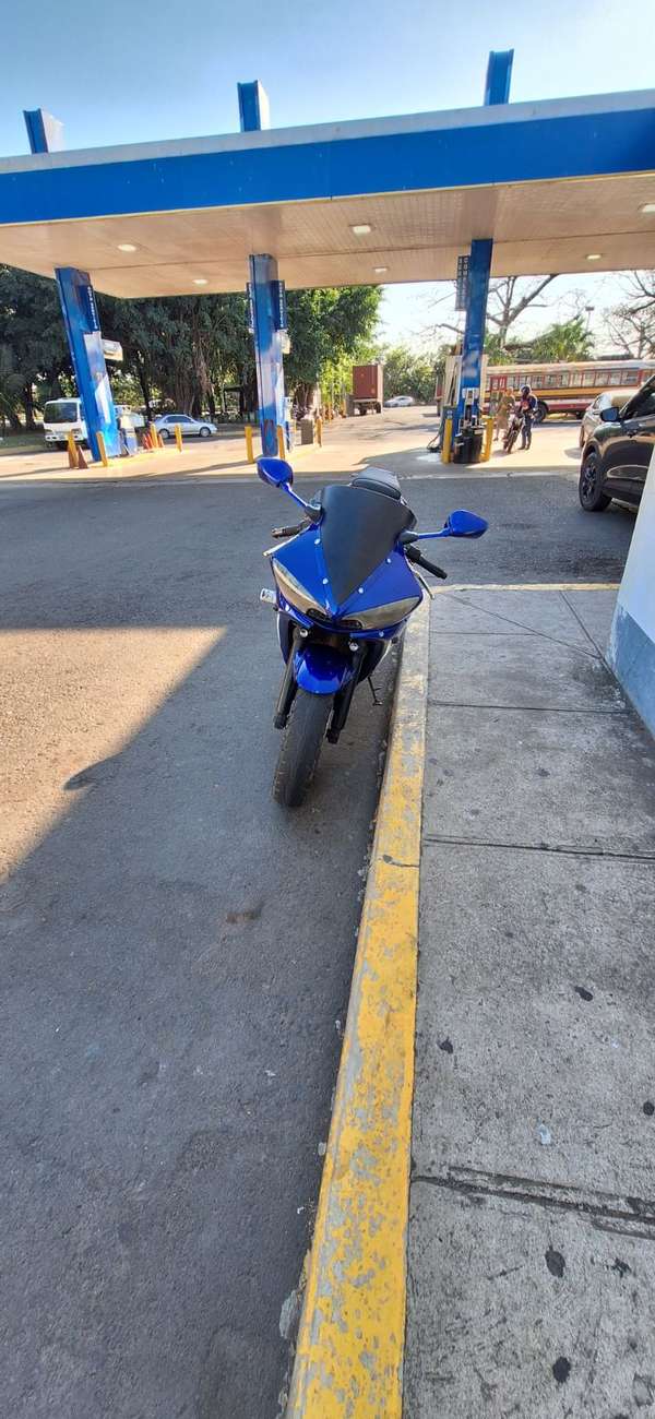 Vendo moto r6s 2007 