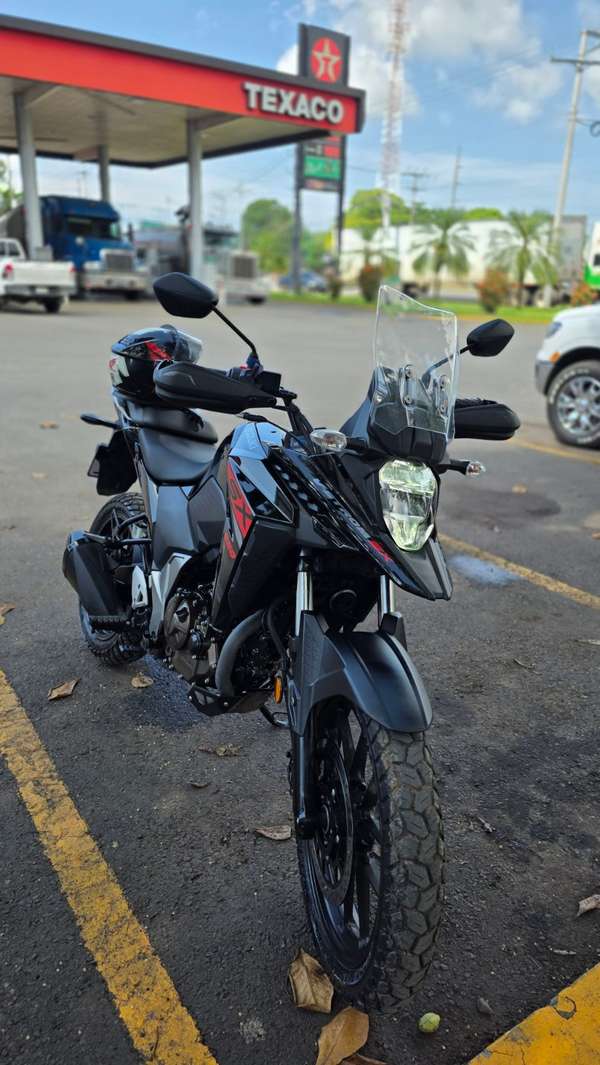 Vendo Suzuki Vstrom 250 año 2026