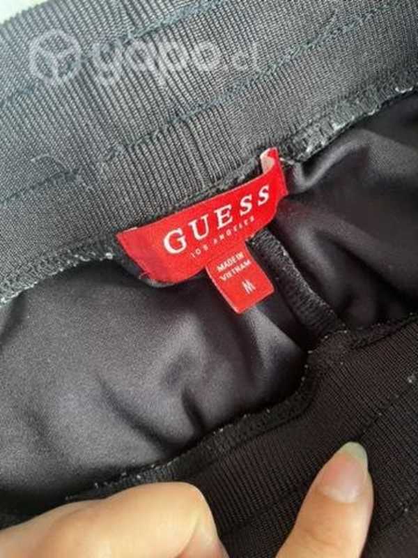 Pantalon buzo guess talla M mujer Valparaiso