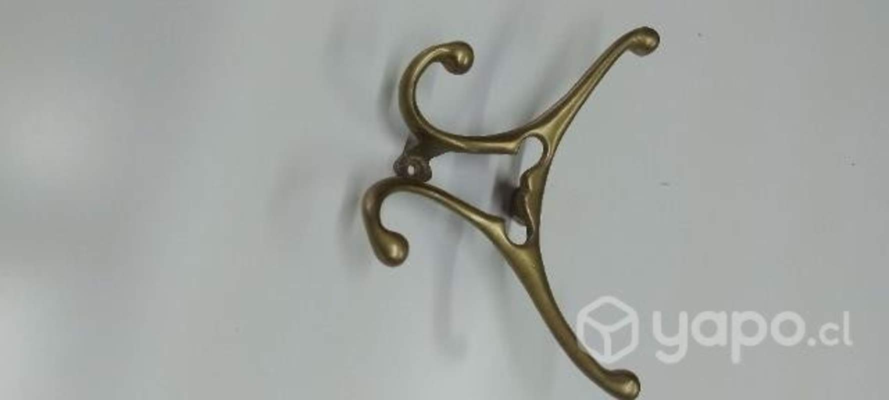 Percheros de bronce on sale