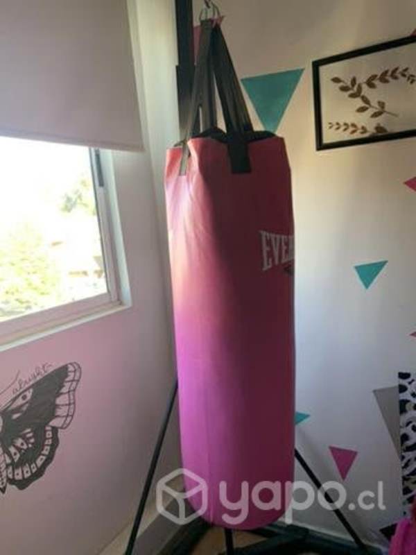 Saco de boxeo rosado Villa Alemana