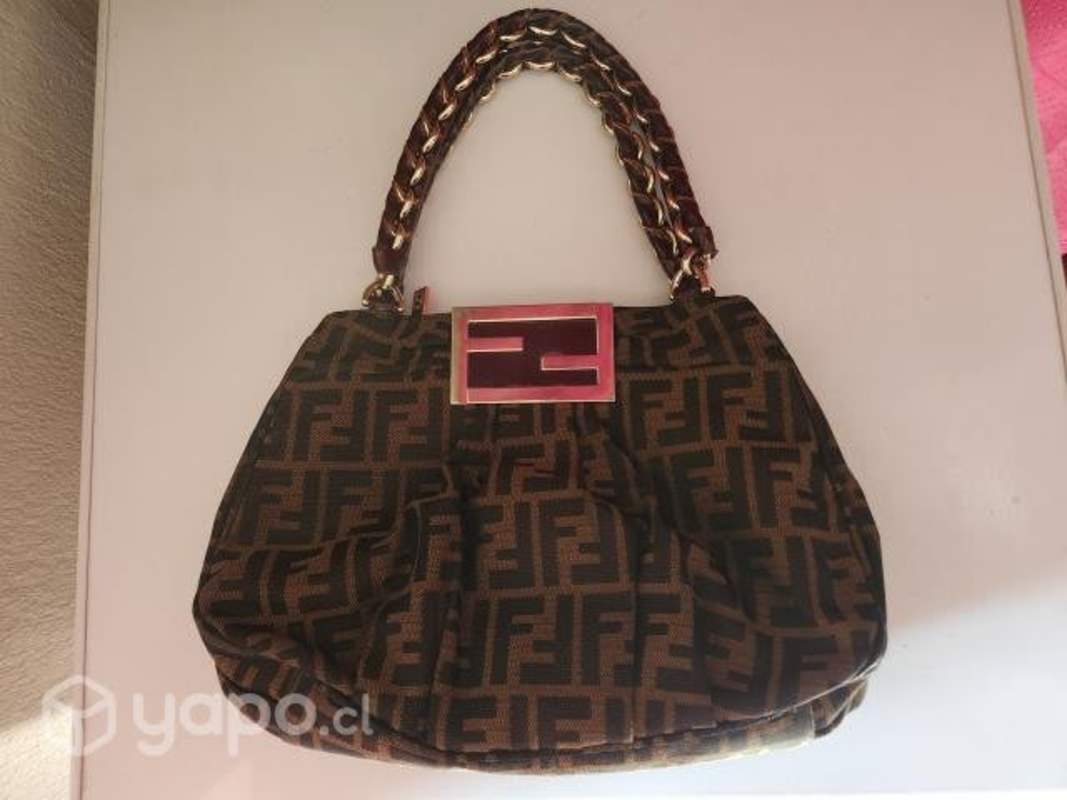 Carteras fendi chile 2025