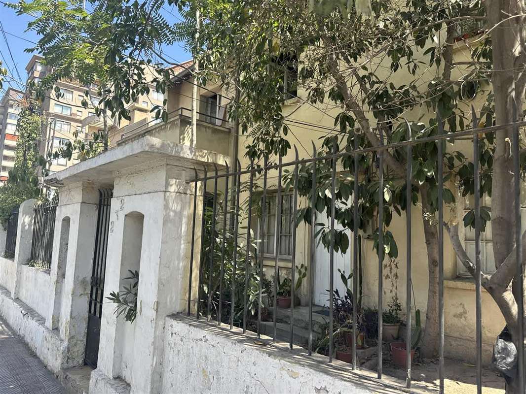 CASA Metro Chile España | 9 dormitorios por 365000000.00 en Ñuñoa