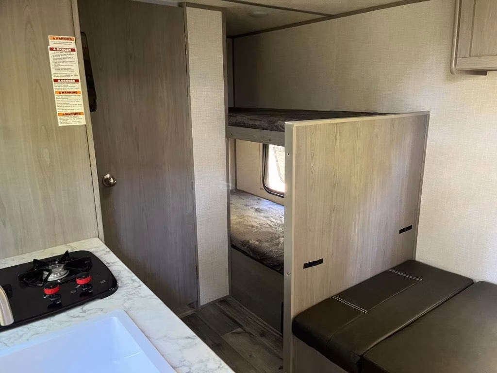 Casa rodante Brand New 2024 Travel Tráiler Marca Coleman — 4