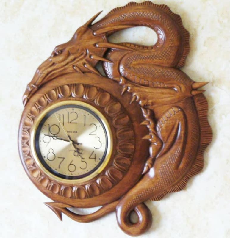 Reloj tallado sales en madera