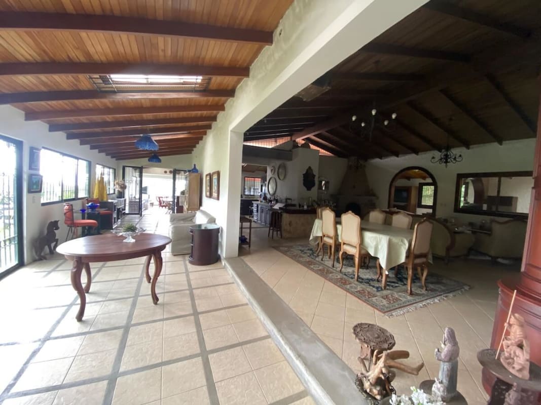 Venta de casa y terreno en las alturas de Coronado (AD) 4 Recamaras por 950000.00 en San Isidro