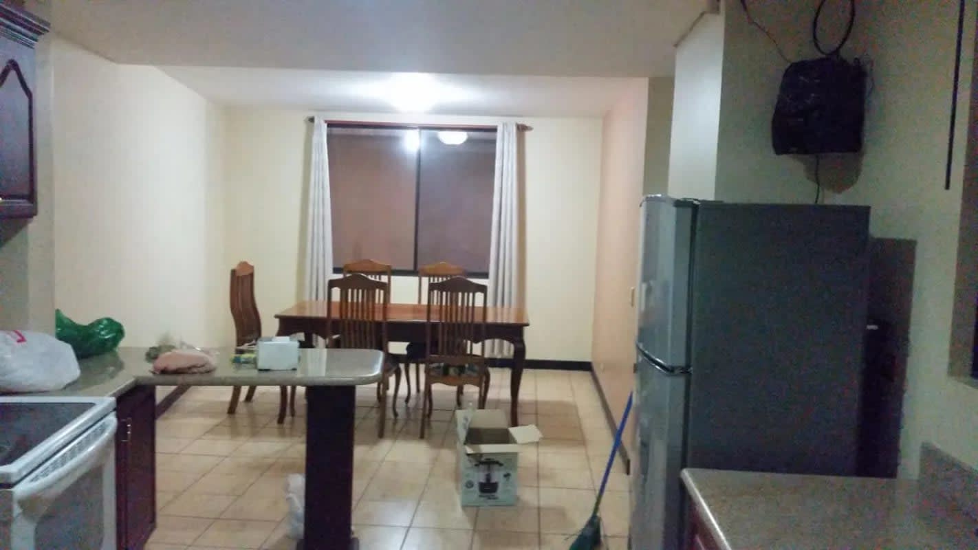 Alquiler de casa en San Rafael Alajuela $900 . Se vende en $200000 .