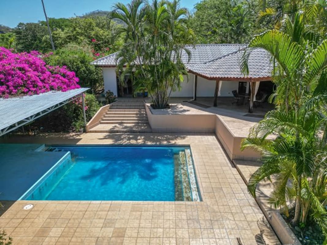 GANGA- Villa de 3 habitaciones y piscina con excelente ubicación.