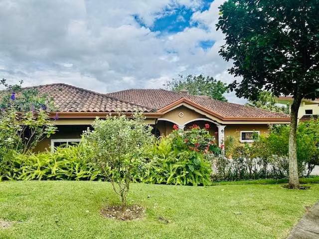 Casa de un nivel en condominio, Tres Ríos | 3 Recamaras por 740000.00 ...
