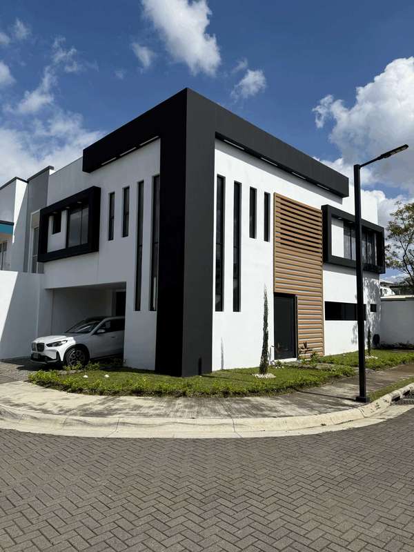 Venta de Casa Moderna en Condominio Vistara, Bello Horizonte (Dueño ...
