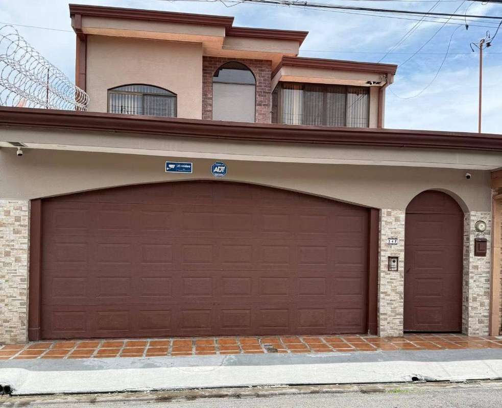 SE VENDE HERMOSA y AMPLIA CASA en San Francisco de Heredia | 4 ...