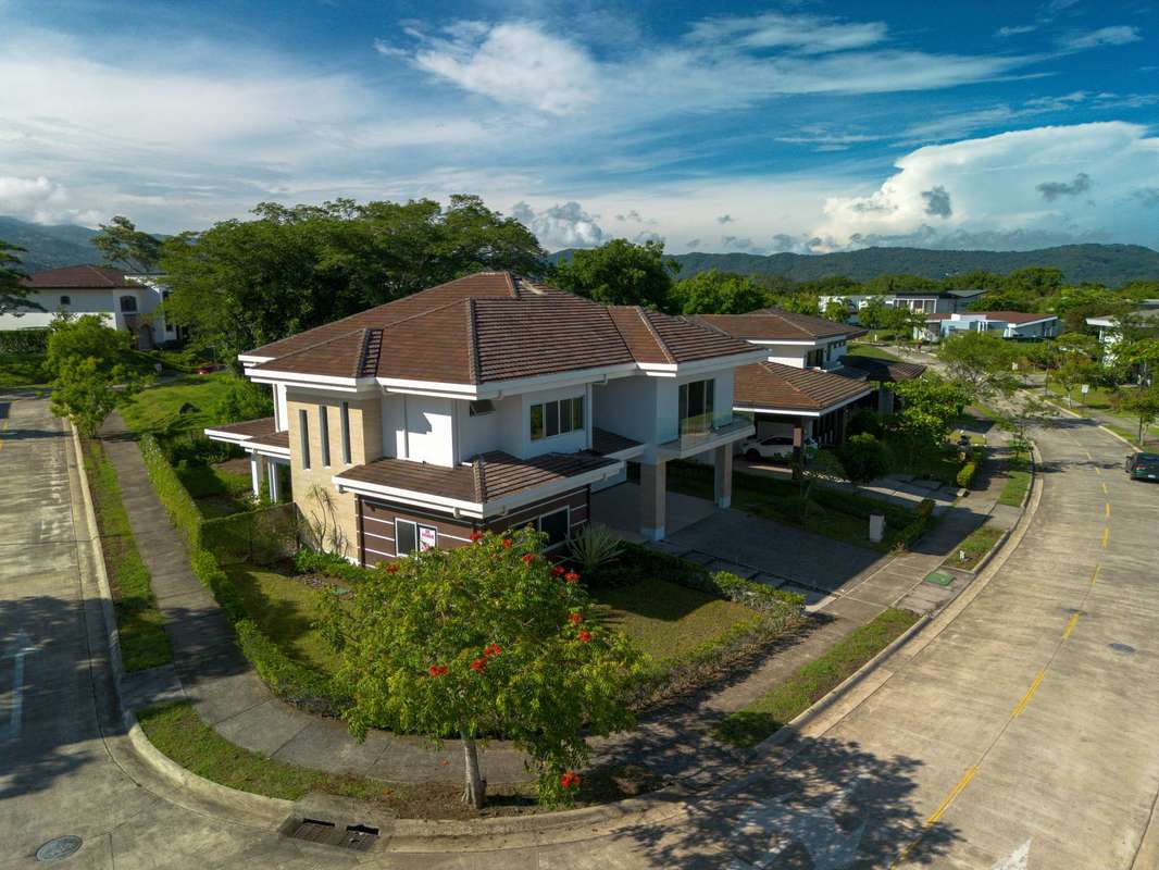 Casas en alquiler en San Rafael | Alquiler de Casa de Lujo en Hacienda ...
