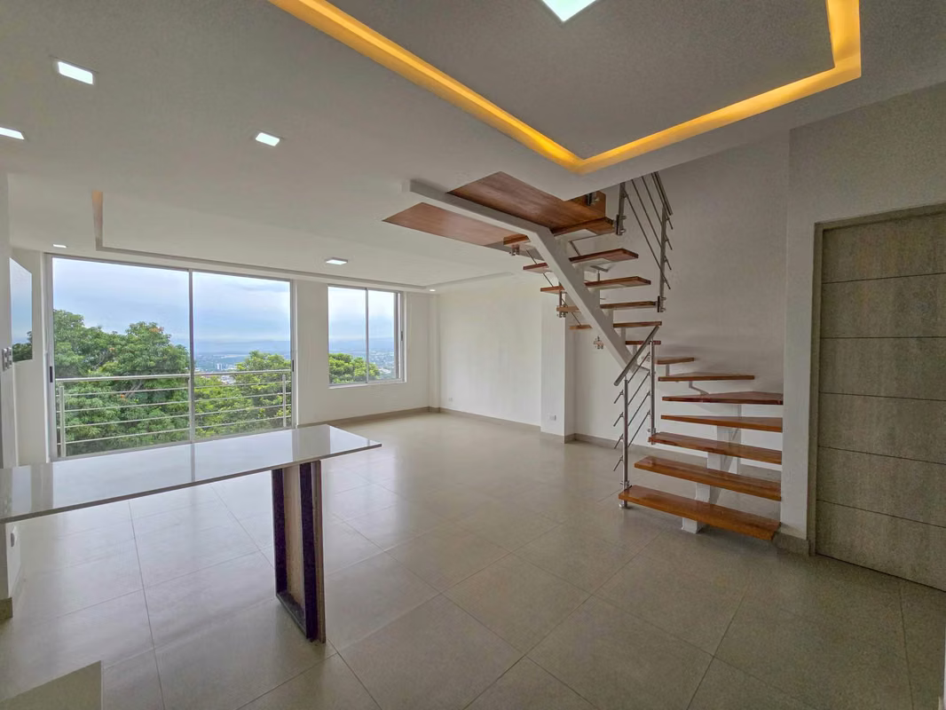 Rent A Penthouse In Santa Ana With A Balcony