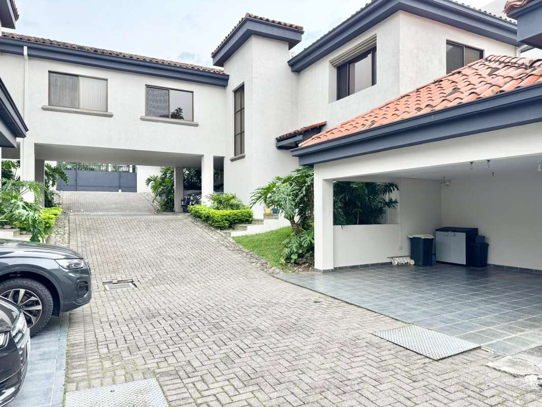 Alquiler de casa en Escazu | 3 recámaras por 259000.00 en San Rafael