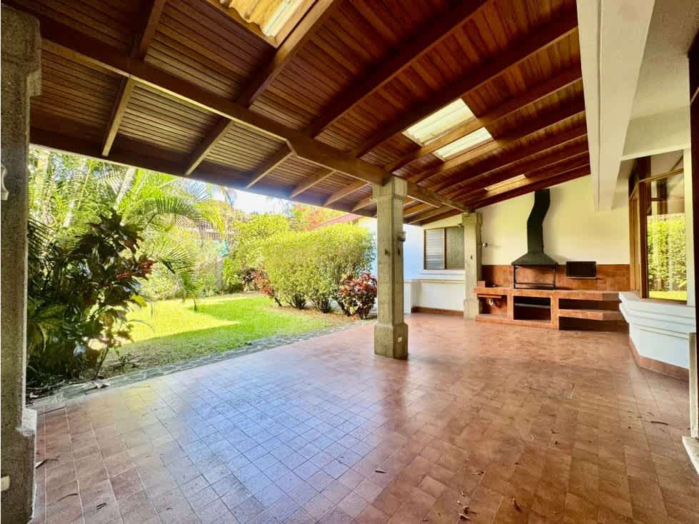 Casas en alquiler en San Rafael | Amplia casa en Los Laureles 4 ...