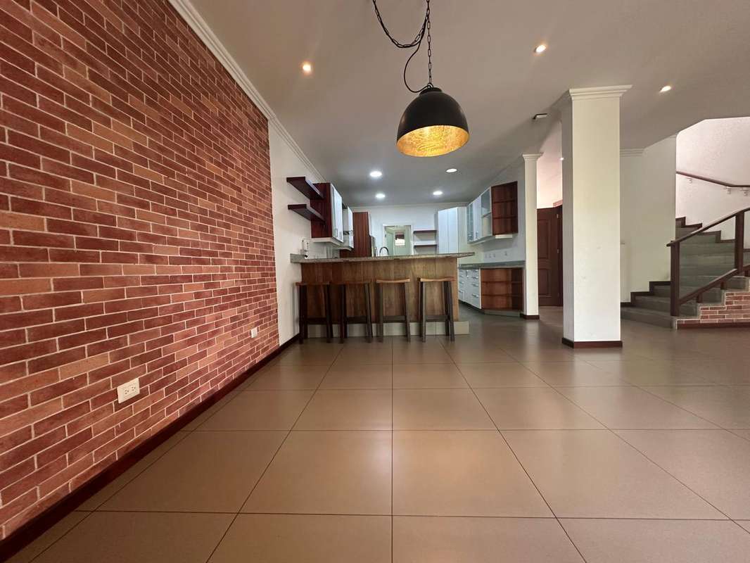 Casas en alquiler en San Rafael | Cómoda y Amplia casa en Alquiler en ...
