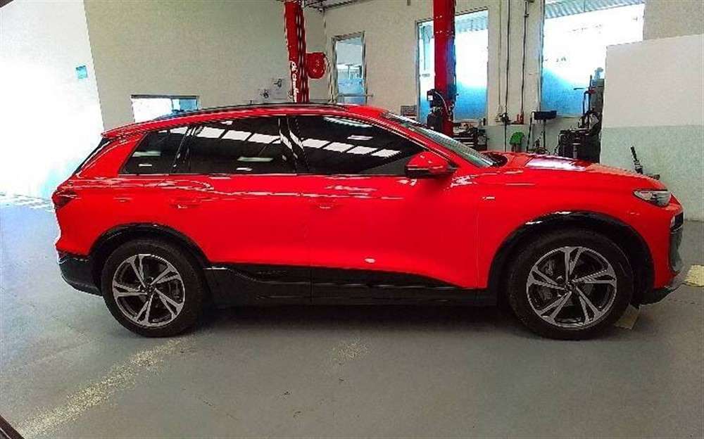 2025 Audi e-tron - foto 5