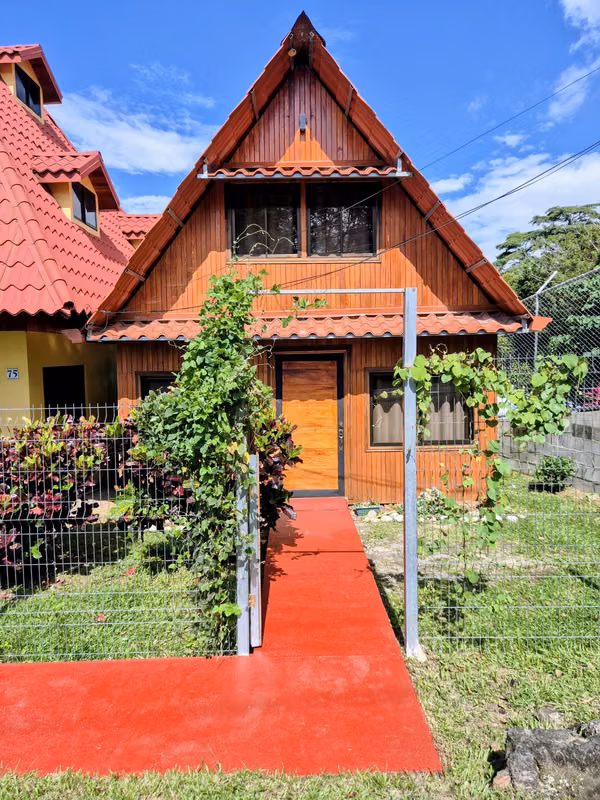 Casa estilo cabaña en Ciudad Colón, ideal para familias 1