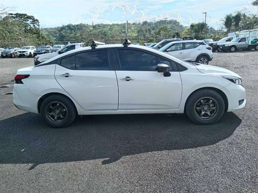 2025 Nissan Versa - foto 5