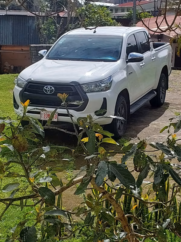 2023 Toyota Hilux - foto 1