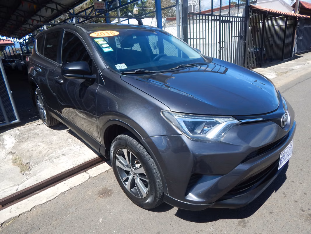 2018 Toyota RAV4 - foto 3