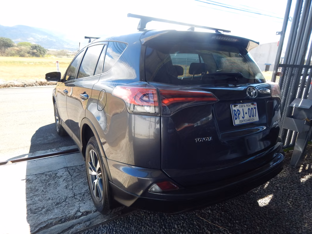 2018 Toyota RAV4 - foto 4