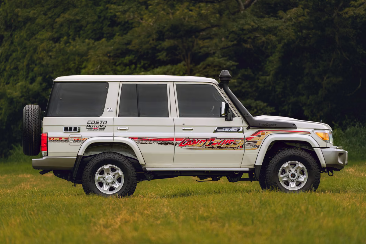 2023 Toyota Land Cruiser - foto 1