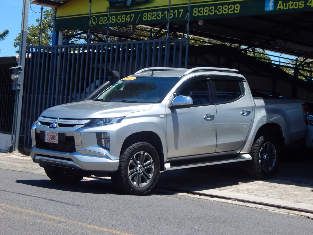 2023 Mitsubishi L200 - foto 1
