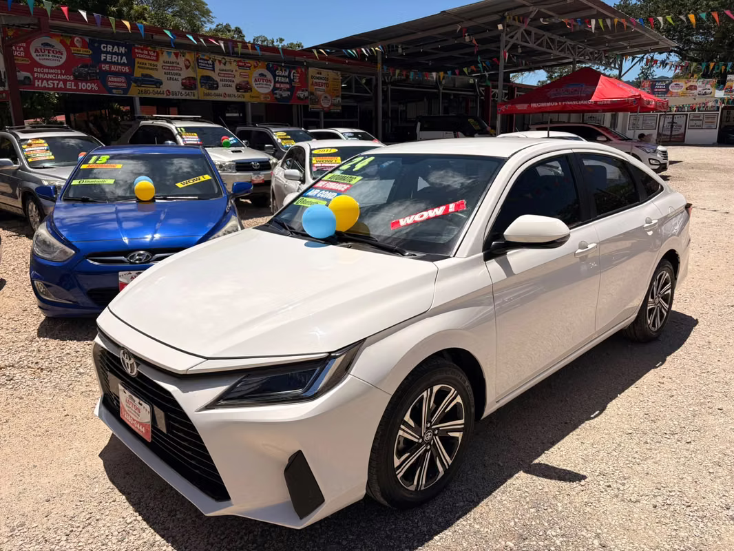 2024 Toyota Yaris - foto 1