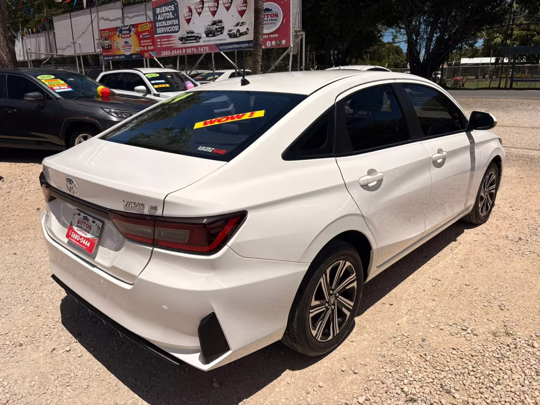 2024 Toyota Yaris - foto 3