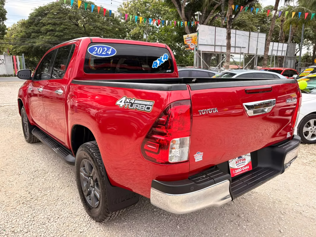 2024 Toyota Hilux - foto 4