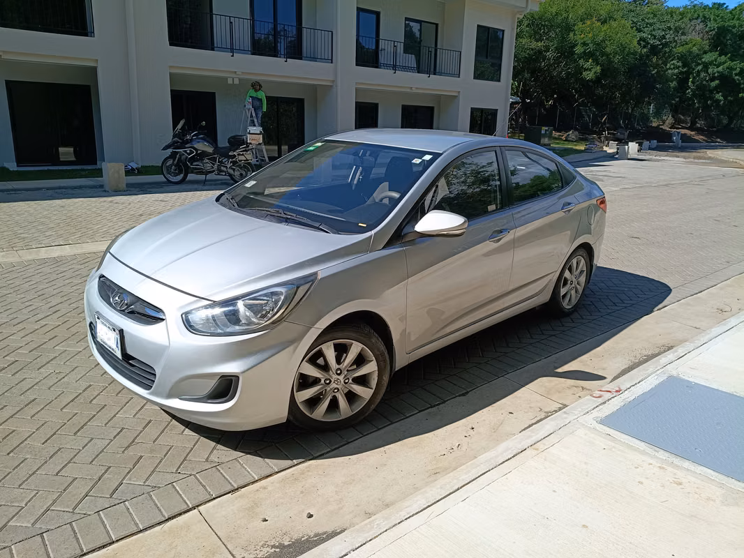 2013 Hyundai Accent - foto 1
