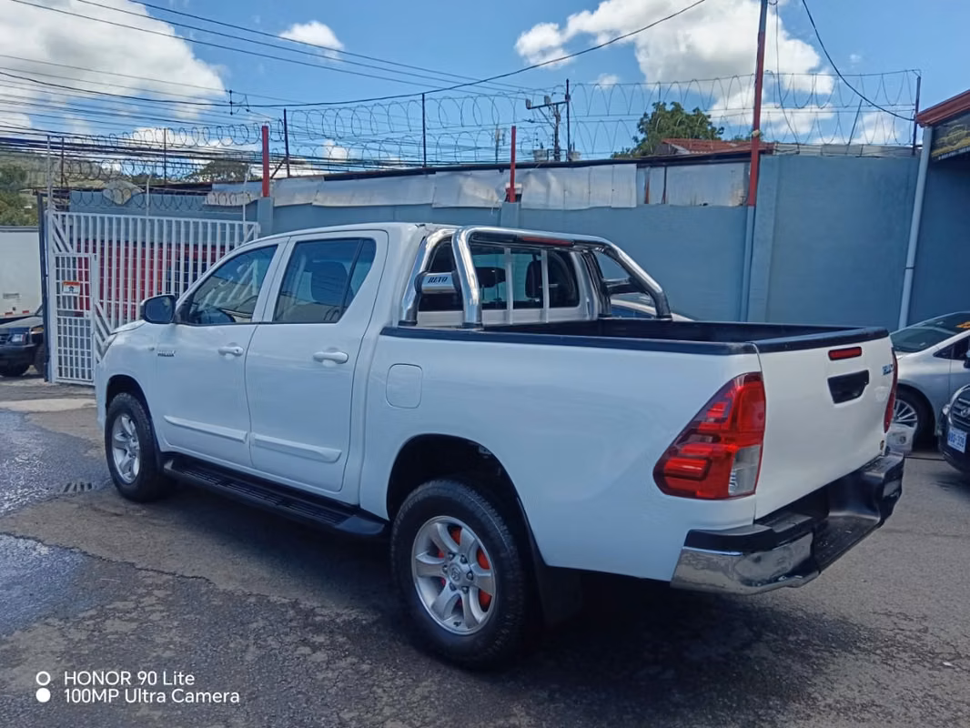 2018 Toyota Hilux - foto 4
