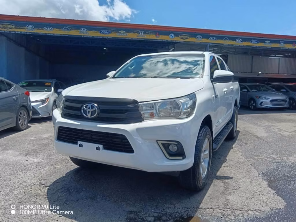 2018 Toyota Hilux - foto 1