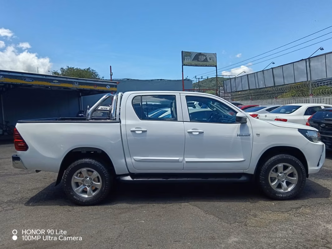 2018 Toyota Hilux - foto 3