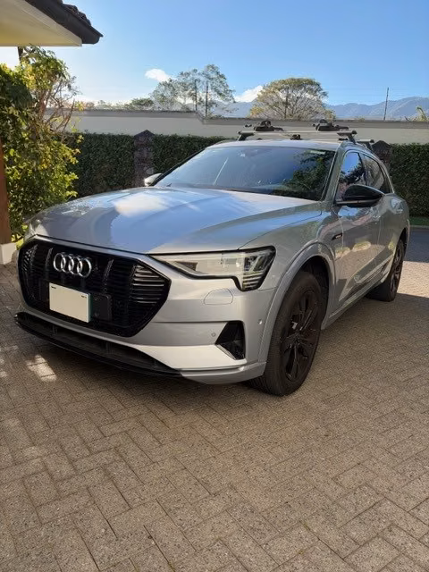 2023 Audi e-tron - foto 1