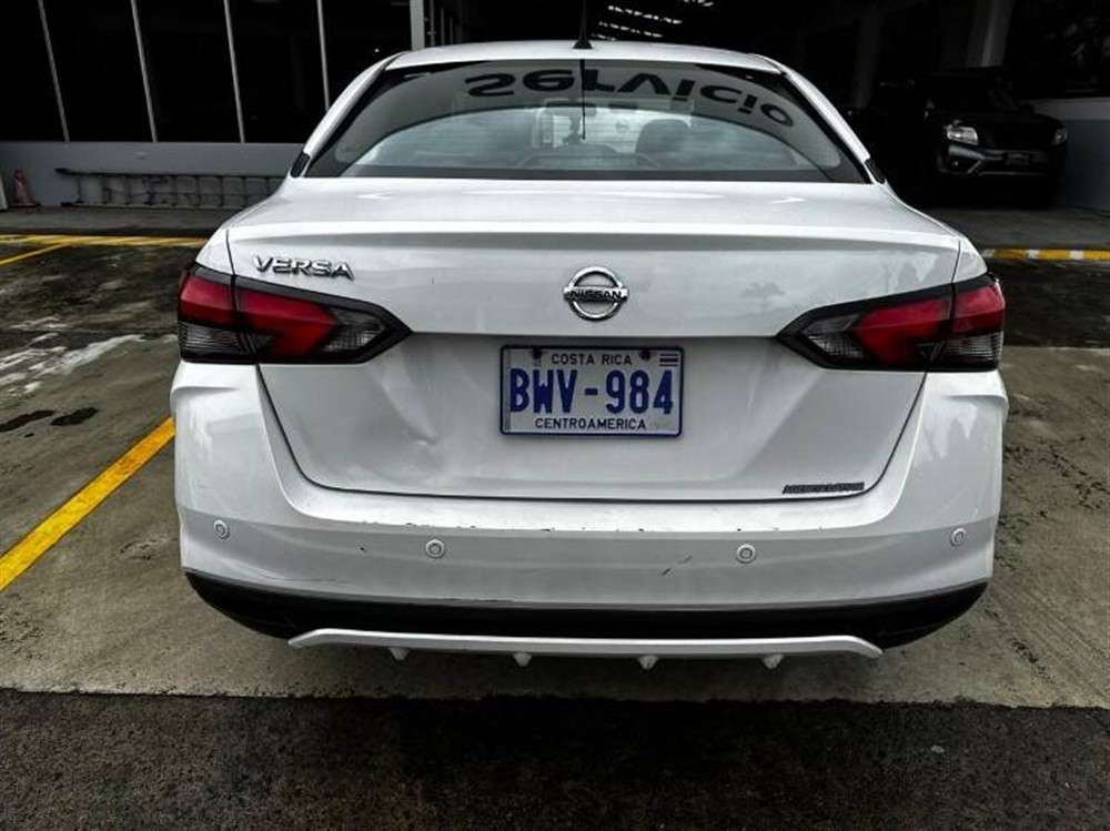 2023 Nissan Versa - foto 2