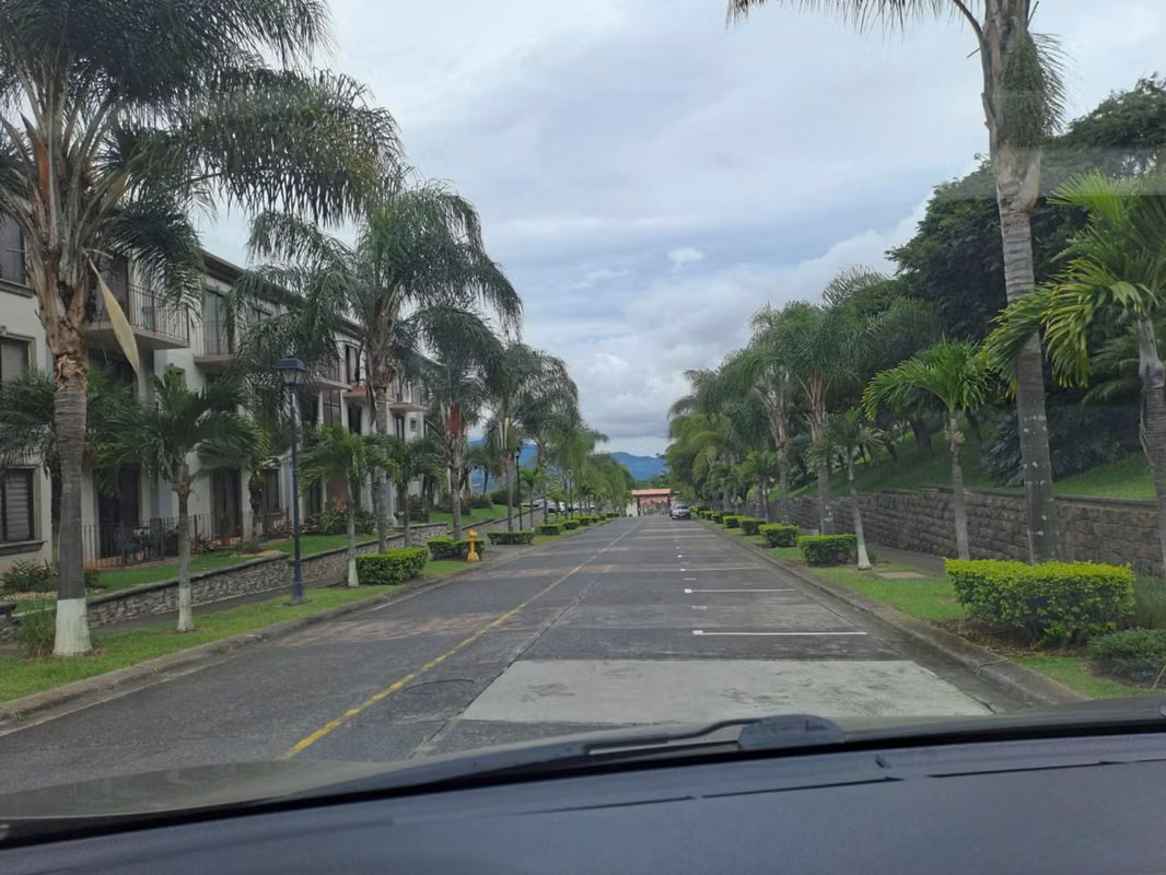 Apartamento en Condominio Torres del Sol en Tres Ríos 3