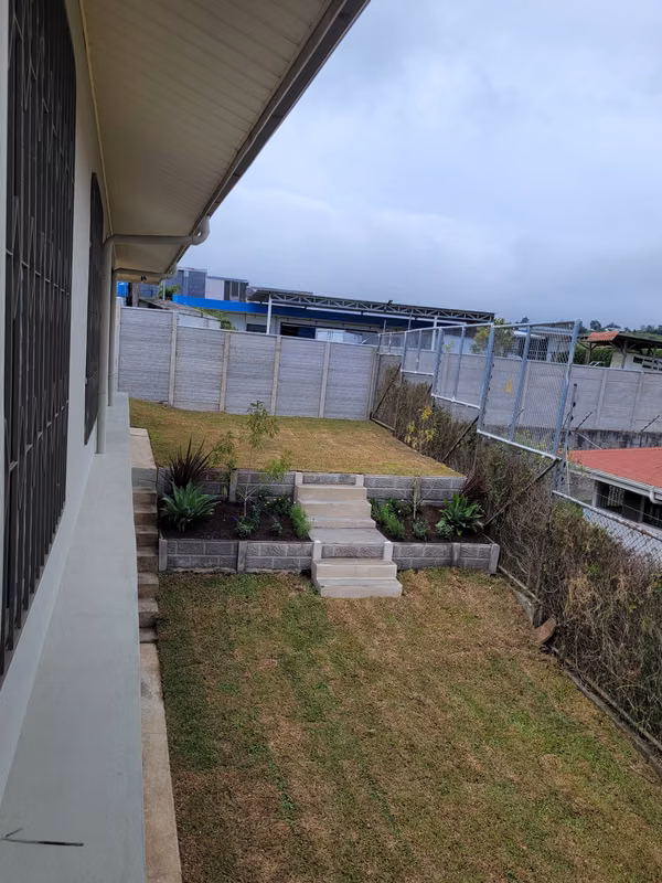Amplia casa en alquiler en San Isidro, Heredia 8
