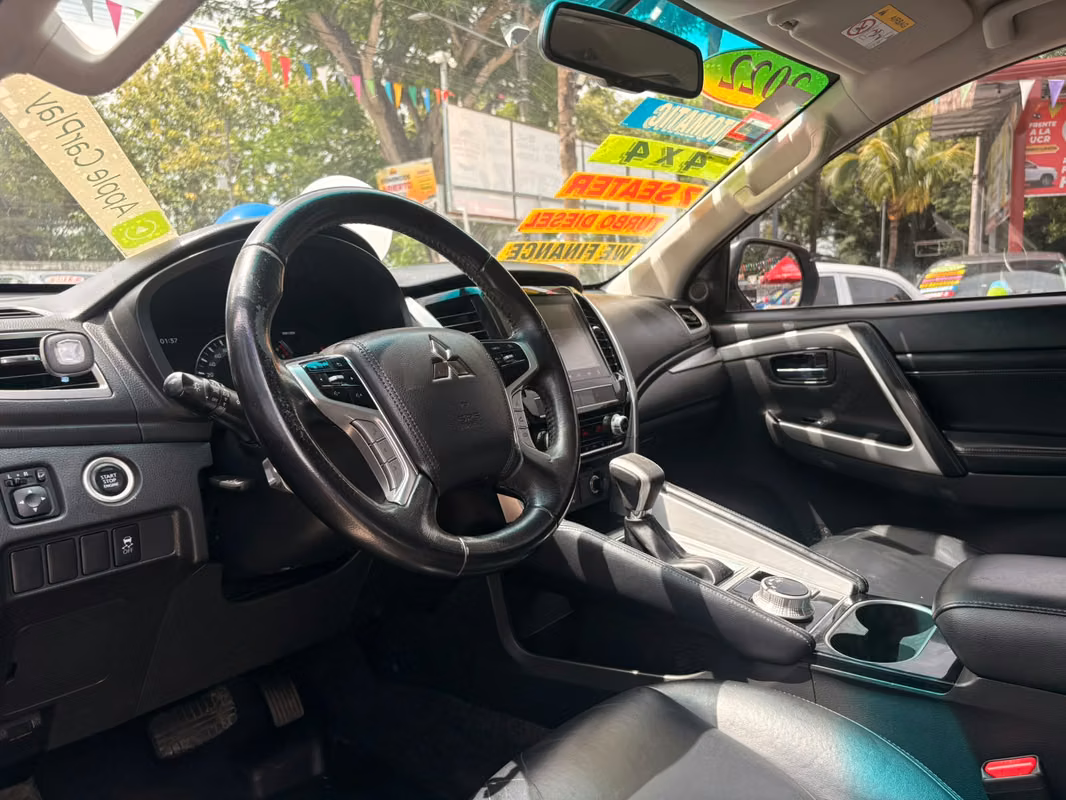 2022 Mitsubishi Montero Sport - foto 4