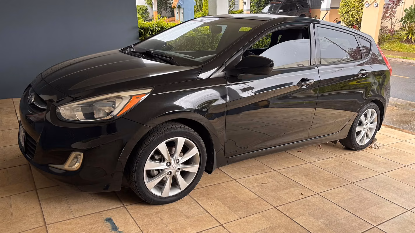 2015 Hyundai Accent - foto 2