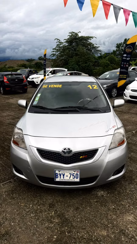2012 Toyota Yaris - foto 4