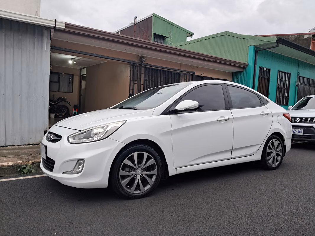 2014 Hyundai Accent - foto 1