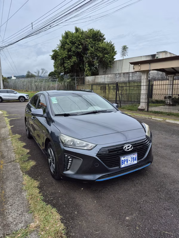2017 Hyundai Ioniq - foto 2